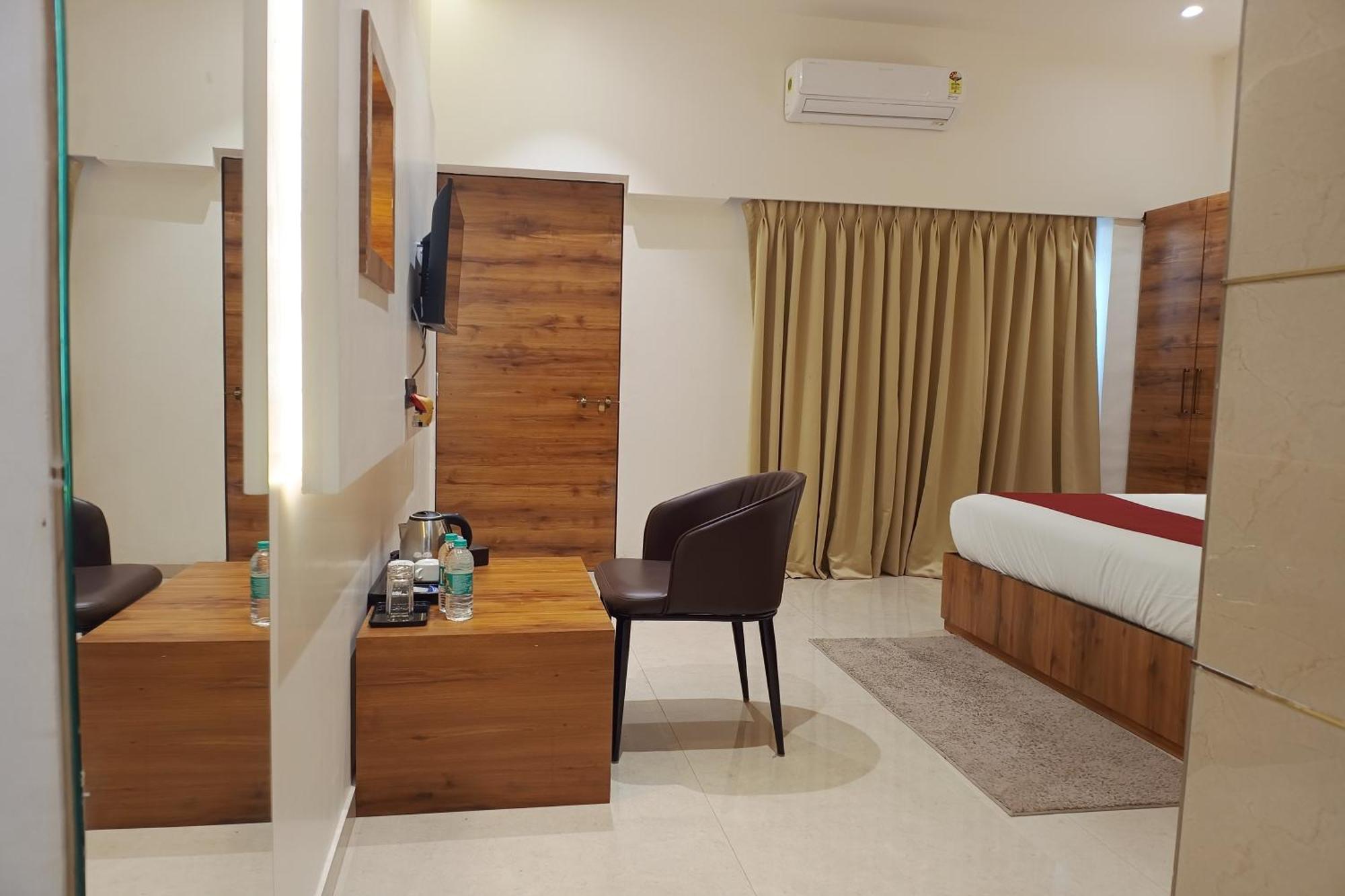 Madhav Residency Hotel & Banquet, Kalyan, Mumbai Zewnętrze zdjęcie