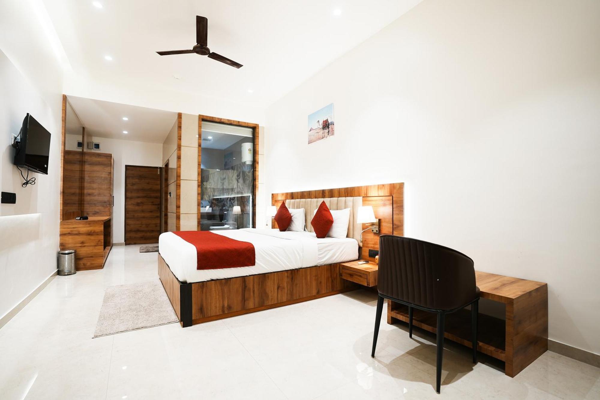 Madhav Residency Hotel & Banquet, Kalyan, Mumbai Zewnętrze zdjęcie