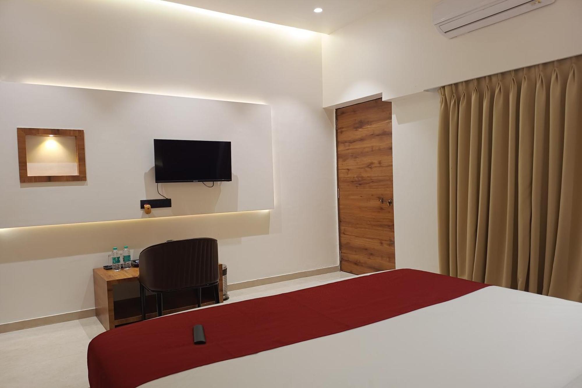 Madhav Residency Hotel & Banquet, Kalyan, Mumbai Zewnętrze zdjęcie