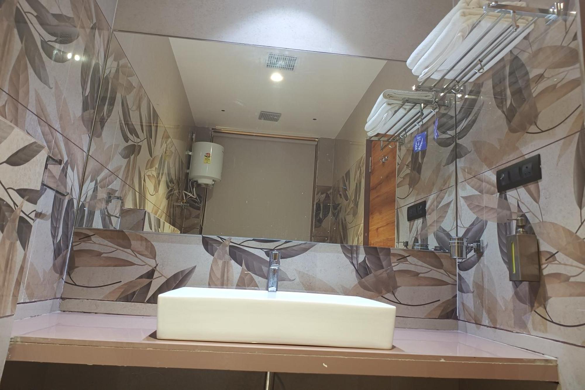 Madhav Residency Hotel & Banquet, Kalyan, Mumbai Zewnętrze zdjęcie