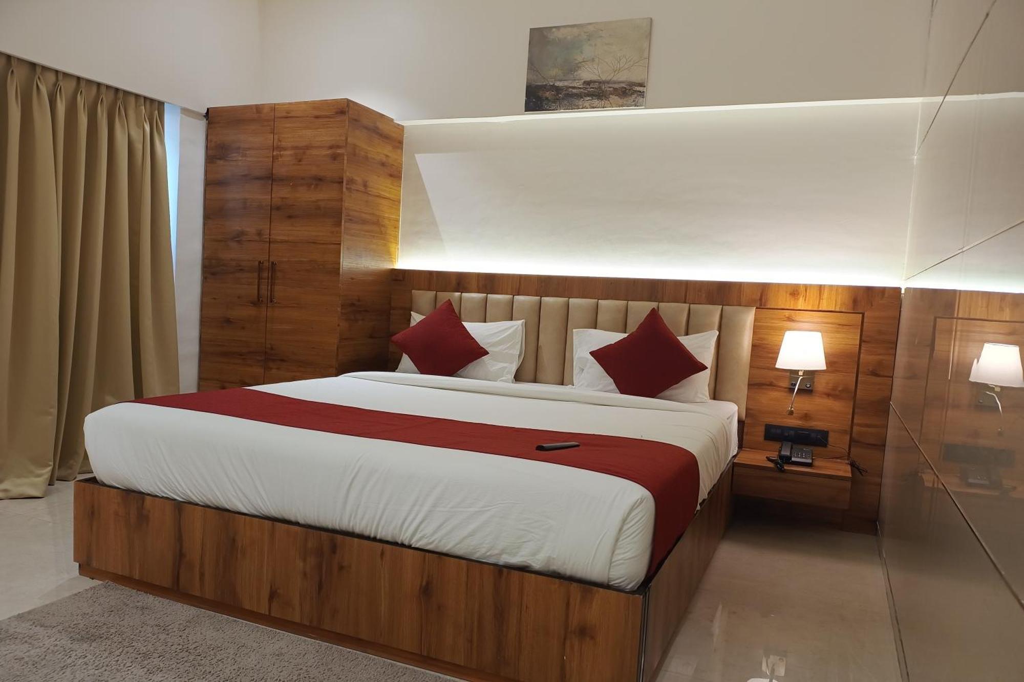Madhav Residency Hotel & Banquet, Kalyan, Mumbai Zewnętrze zdjęcie